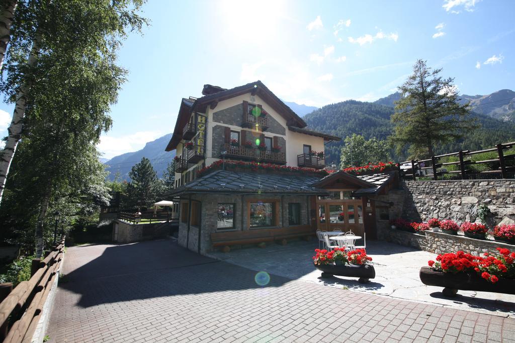 Hotel Stella Del Nord Courmayeur Eksteriør billede