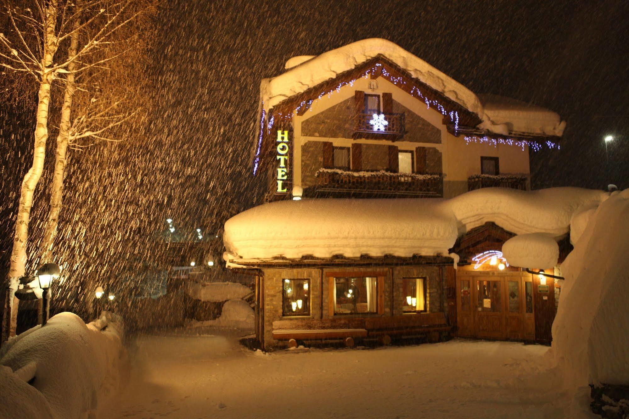 Hotel Stella Del Nord Courmayeur Eksteriør billede